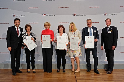 Fünf sächsische Arbeitgeber nahmen am 27. Juni 2018 in Berlin das Zertifikat zum audit berufundfamilie in Empfang. ©Copyright: berufundfamilie/T.Ruddies, C.Petras