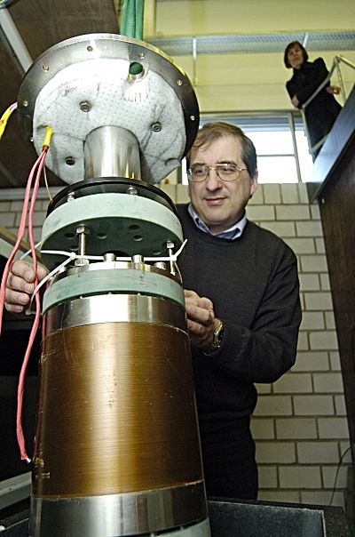Magnetspule mit Prof. Wosnitza