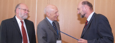 Prof. Peter Fulde vom Max-Planck-Institut für Physik komplexer Systeme wird Ehrenmitglied im Verein Forschungszentrum Dresden-Rossendorf - FZD