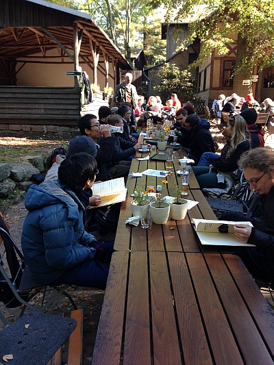 Institutsausflug: Mittagspause auf dem Pfaffenstein