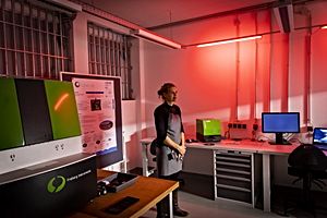 Foto: Eröffnung LUNA Lab, Maggi im Labor ©Copyright: HZDR/Sylvio Dittrich