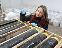 Core Samples from the slag heaps of historical mining sites unearth valuable resources for technology. Photo: VNG - Detlev Müller