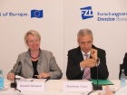 Unterzeichnung des Konsortialvertrags durch Bundesforschungsministerin Prof. Annette Schavan und Sachsens Ministerpräsident Stanislaw Tillich im FZD am 22.06.2009