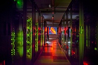 Das HZDR und CASUS stellen freie Rechenzeiten an ihren Hochleistungs-Computern für die Corona-Forschung zur Verfügung.